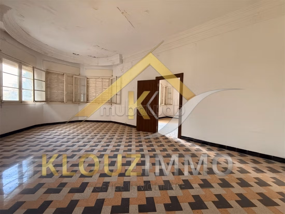 A Vendre un immeuble en plein centre ville bizerte