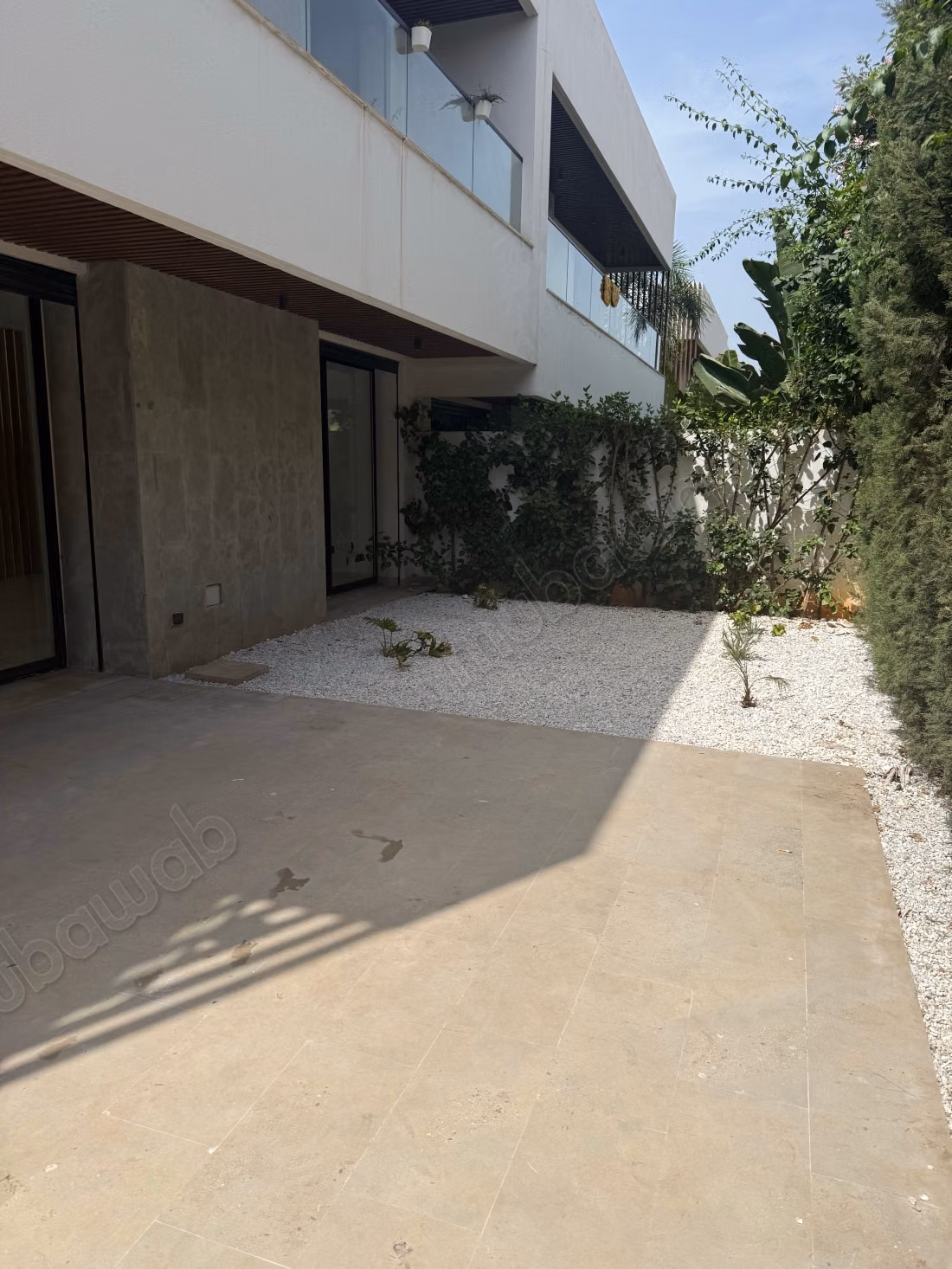 Maestosa villa in affitto a Ville Verte. 7 locali spaziosi. Piscina e aria condizionata. 