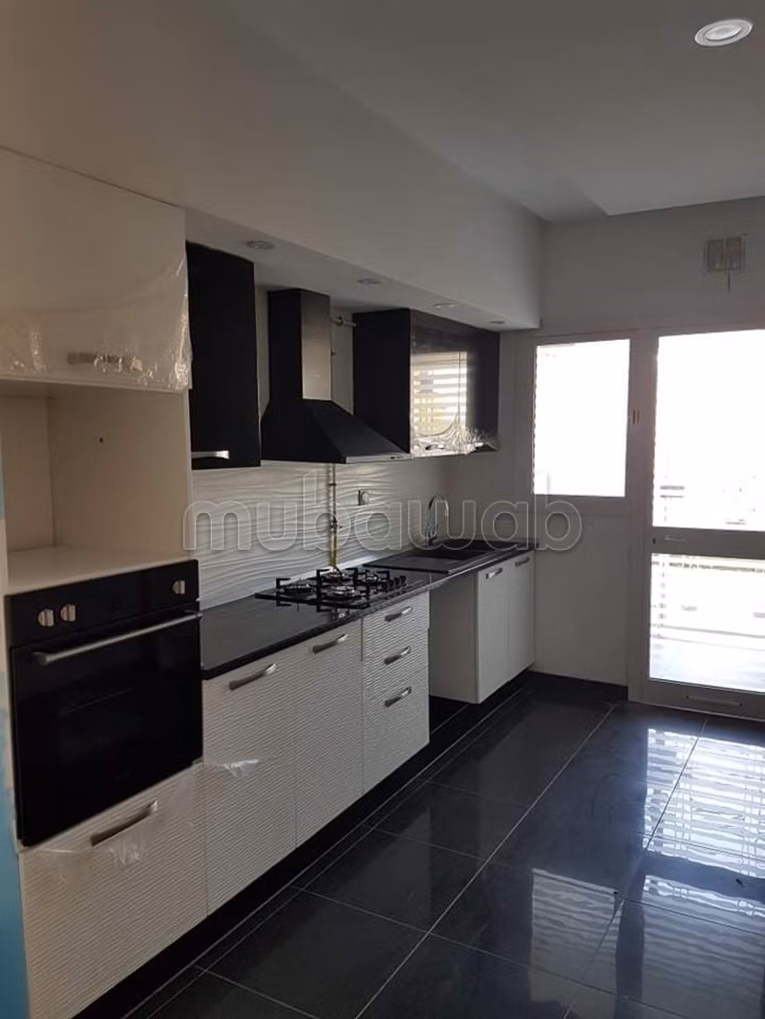 À vendre un duplex avec jardin à l'aouina