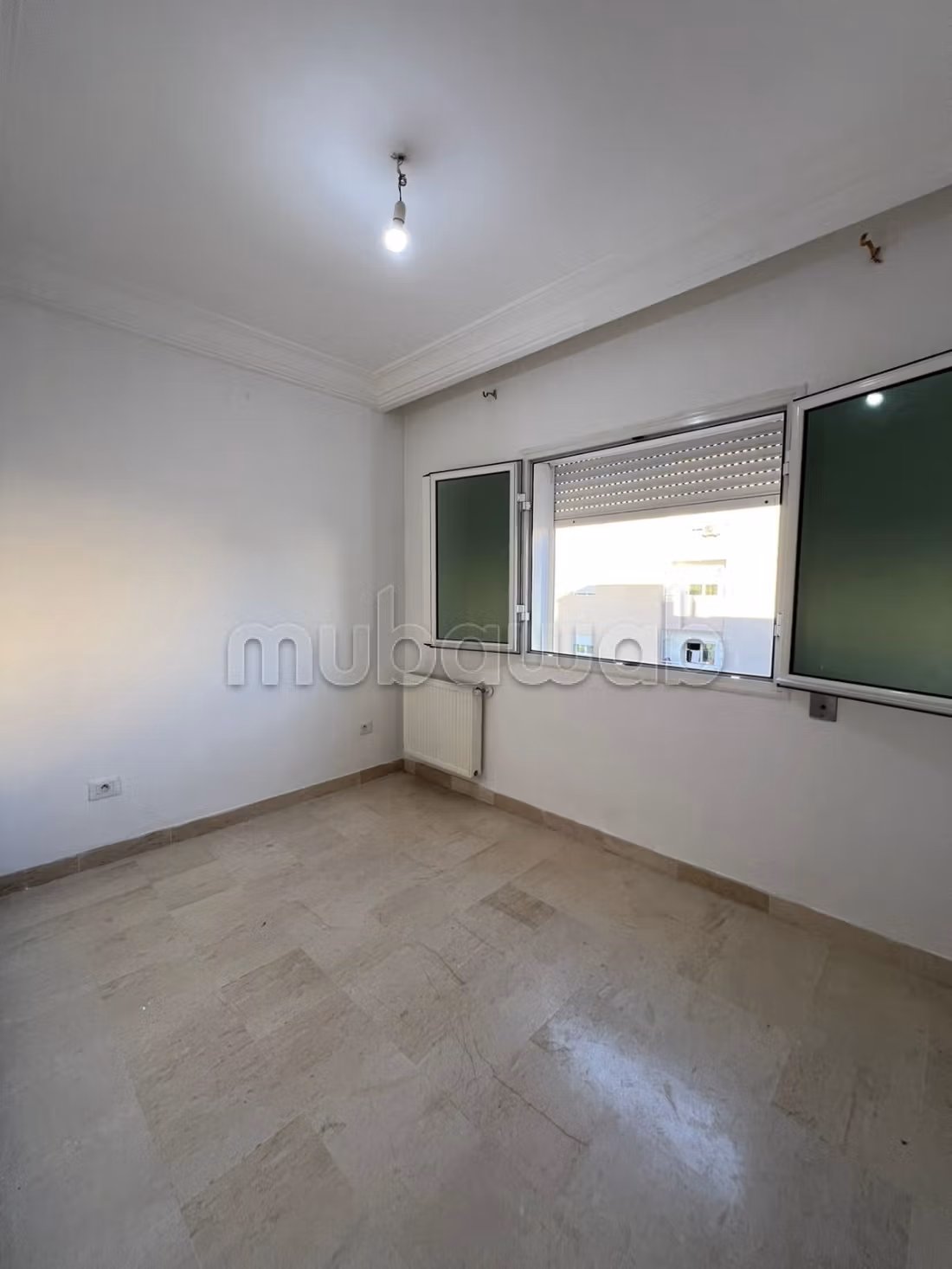 Splendido appartamento da acquistare a Aouina. 4 ampi locali. Terrazzo e ascensore. 