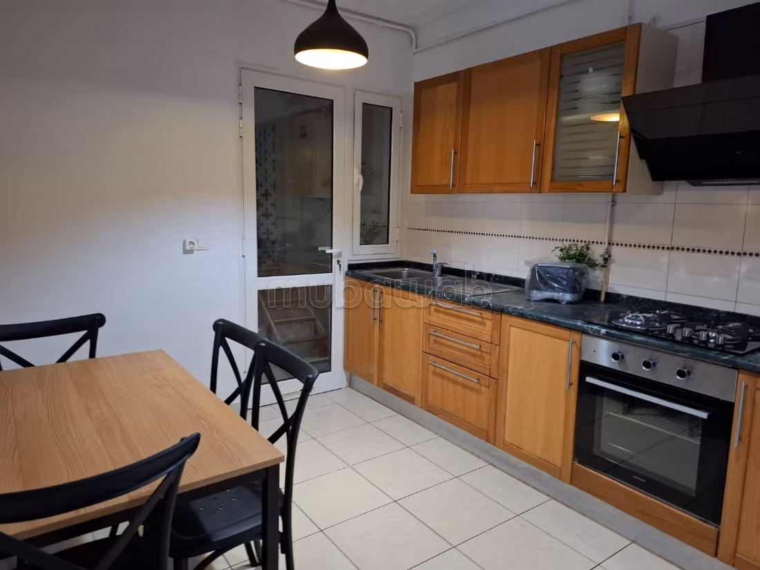 Flat for rent in La Goulette. Large area 80 m². Dressing room. 