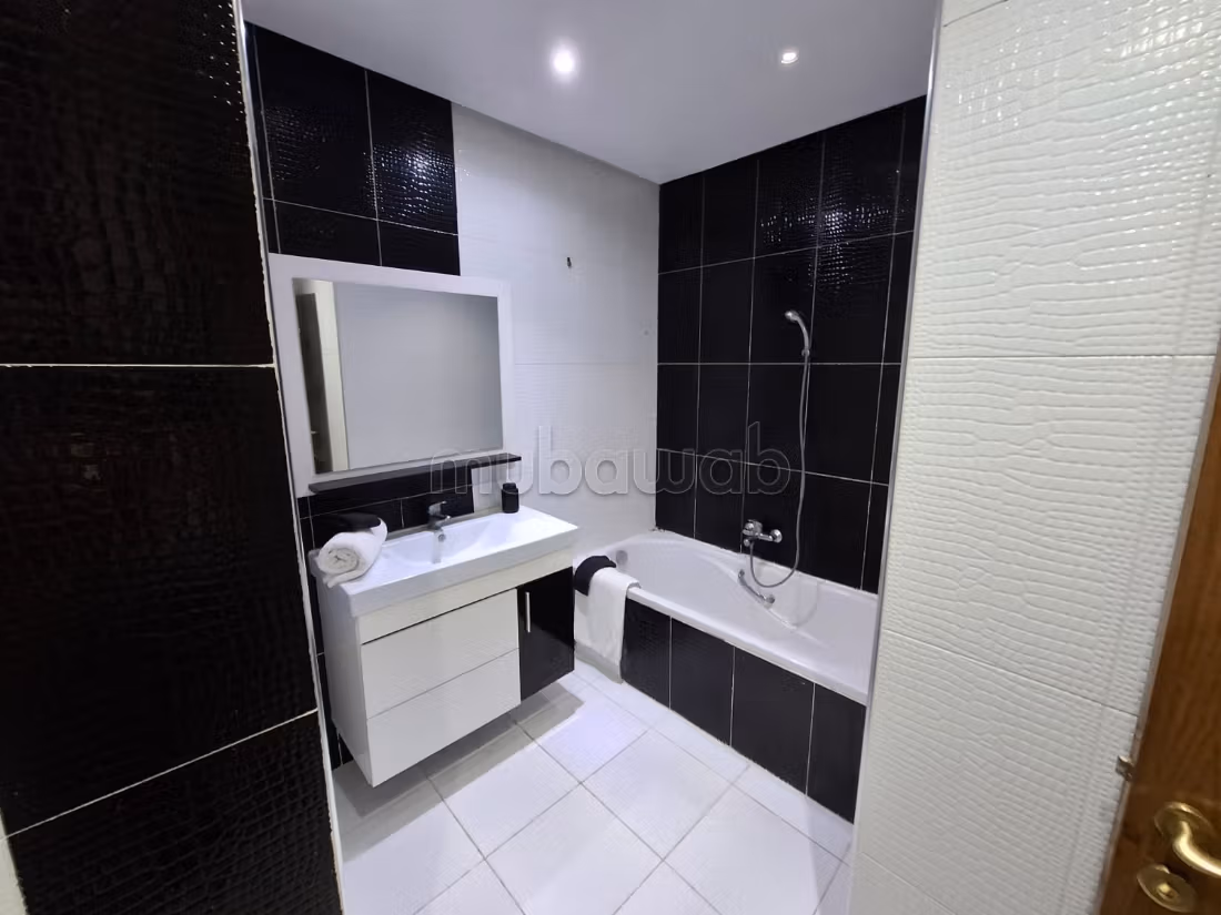 Flat for rent in La Goulette. Large area 80 m². Dressing room. 