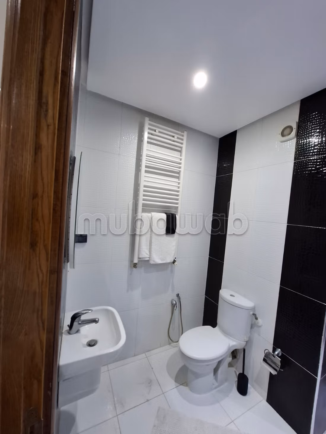 Flat for rent in La Goulette. Large area 80 m². Dressing room. 