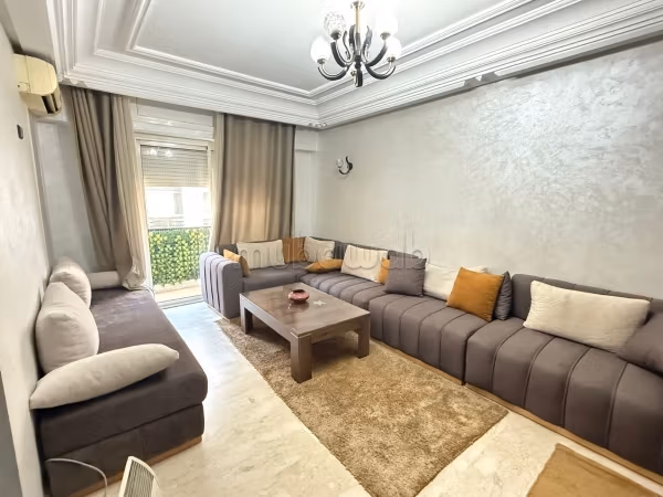 Magnífico piso en alquiler en Racine. Pequeña superficie 80 m². Bien decorado. 