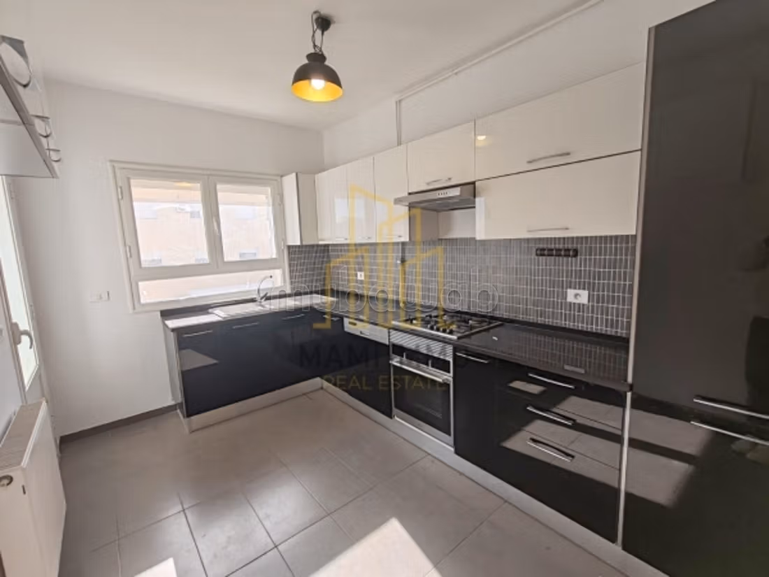 A vendre un S3 à Jardin de l'Aouina