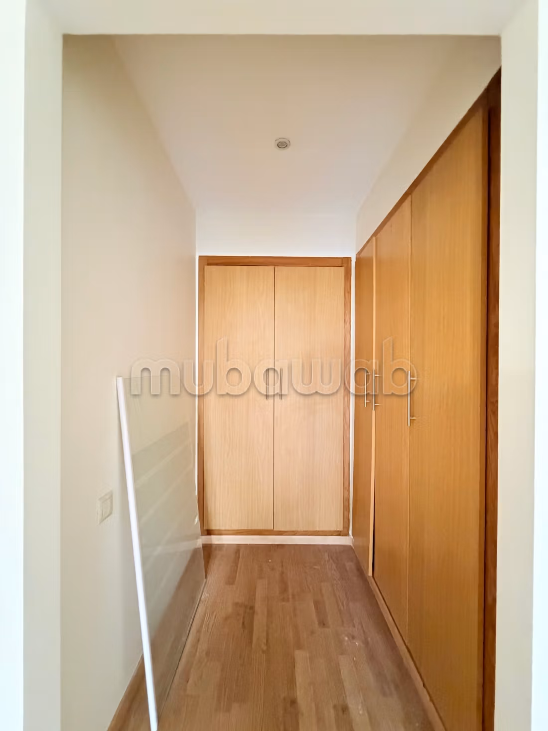 Bel appartement en location à Belvédère. Surface de 80 m². Résidence avec concierge, climatisation générale