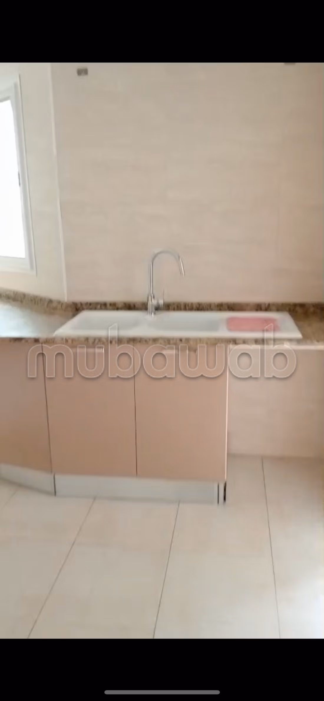 Location d'un appartement à Les Jardins de Carthage. 3 chambres. Porte blindée, sécurité