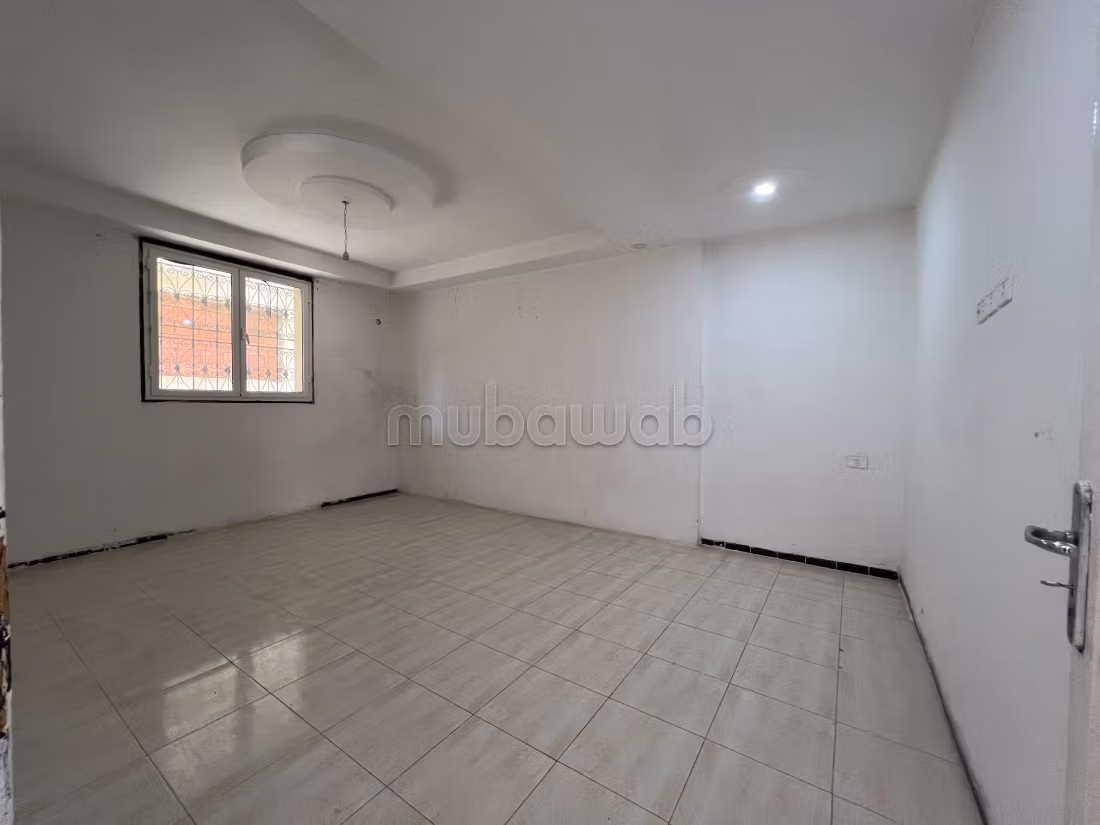 Very nice house for sale. Small area 143 m². Garden. 