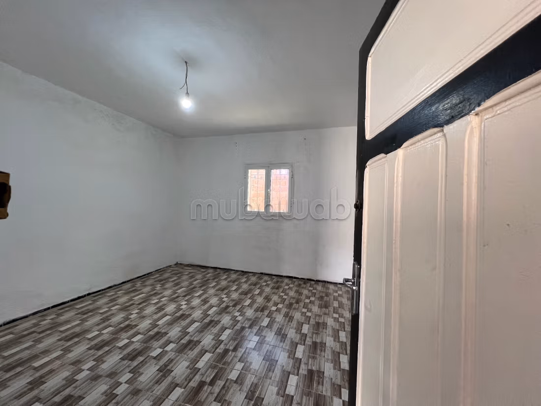 Very nice house for sale. Small area 143 m². Garden. 