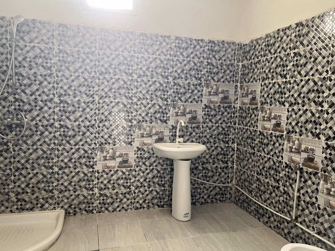 Very nice house for sale. Small area 143 m². Garden. 