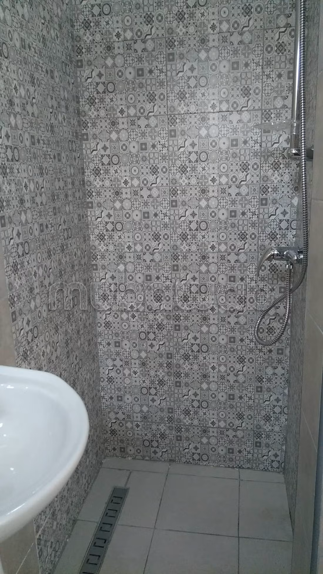 Location studio meublé par Jour 
El Mourouj1 TN