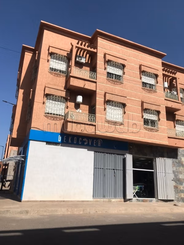 Ufficio in affitto a Route de Safi. Superficie totale 100 m². Porta di sicurezza. 