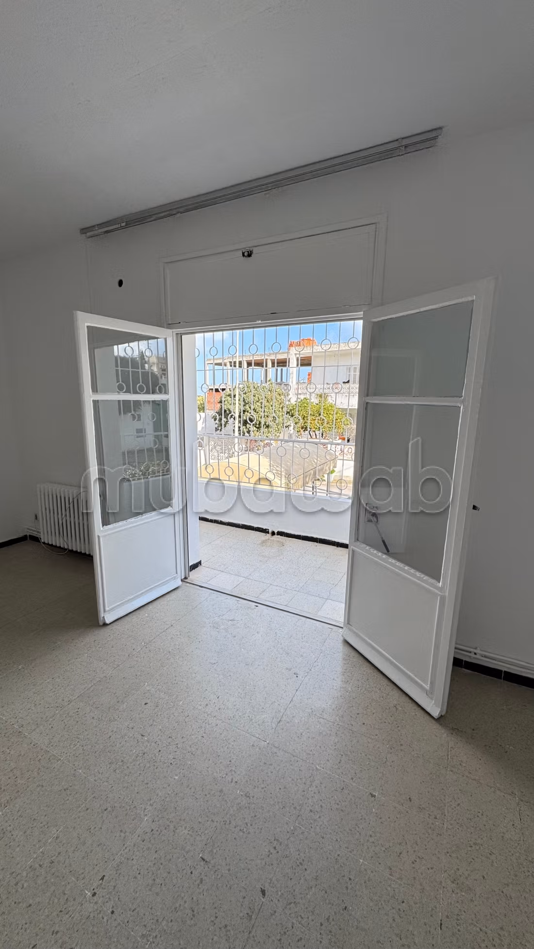 Rent this apartment in El Menzah 5. 3 rooms. Balcony. 