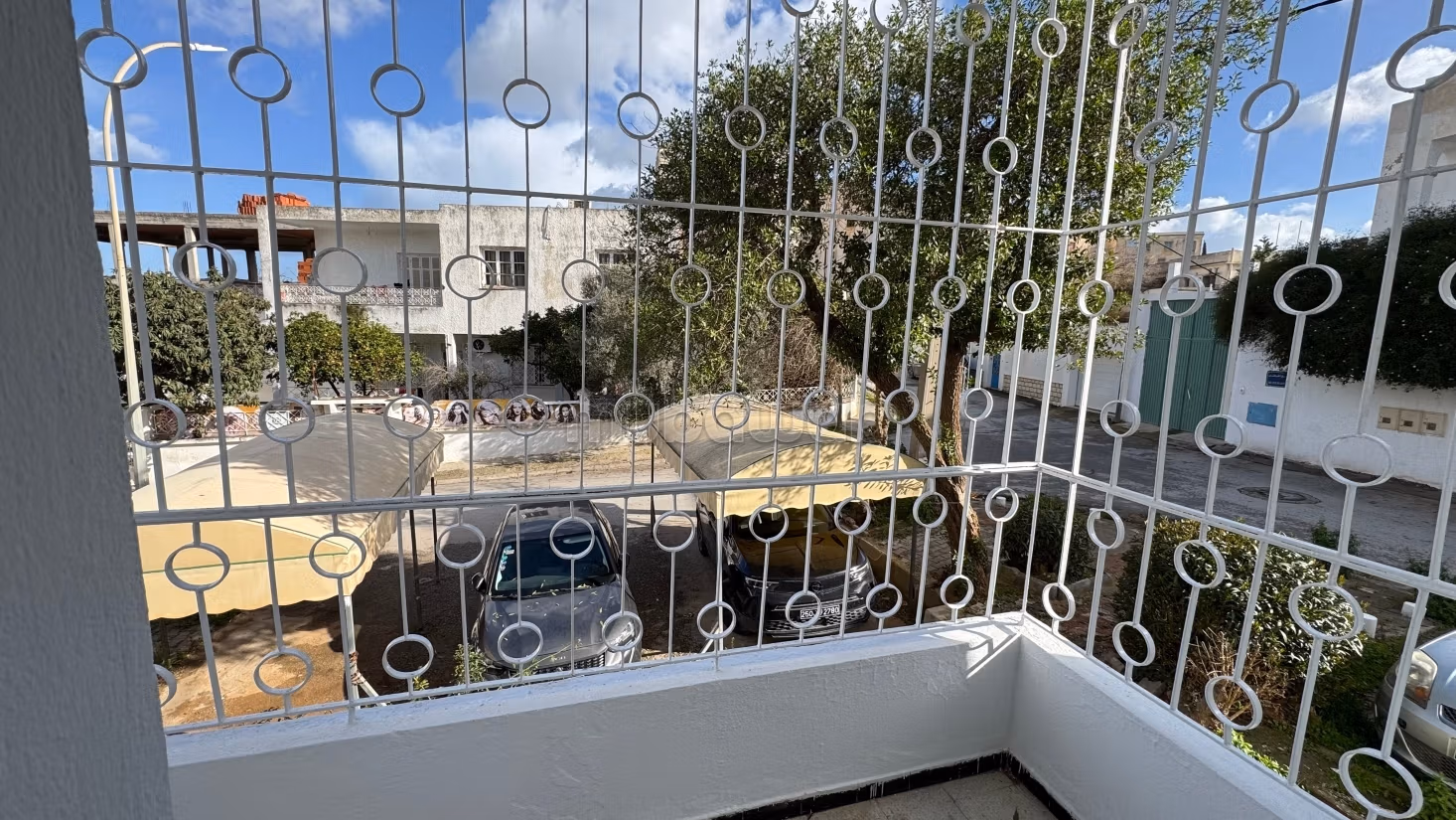 Rent this apartment in El Menzah 5. 3 rooms. Balcony. 