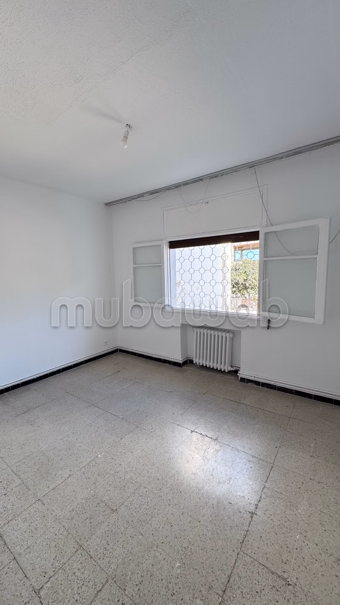 Rent this apartment in El Menzah 5. 3 rooms. Balcony. 