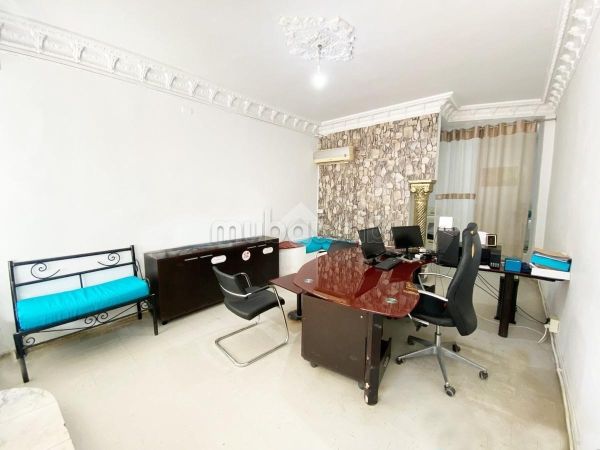 Offices & shops for sale in Nouvelle Ariana. Area of 48 m². Air conditioning system. 