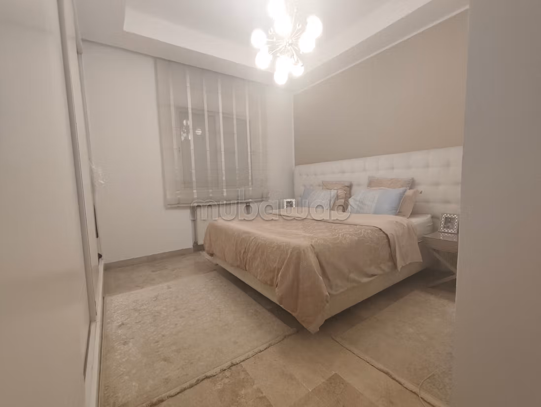 Bellissimo appartamento in affitto a Les Berges Du Lac 2. Superficie 130 m². Arredato