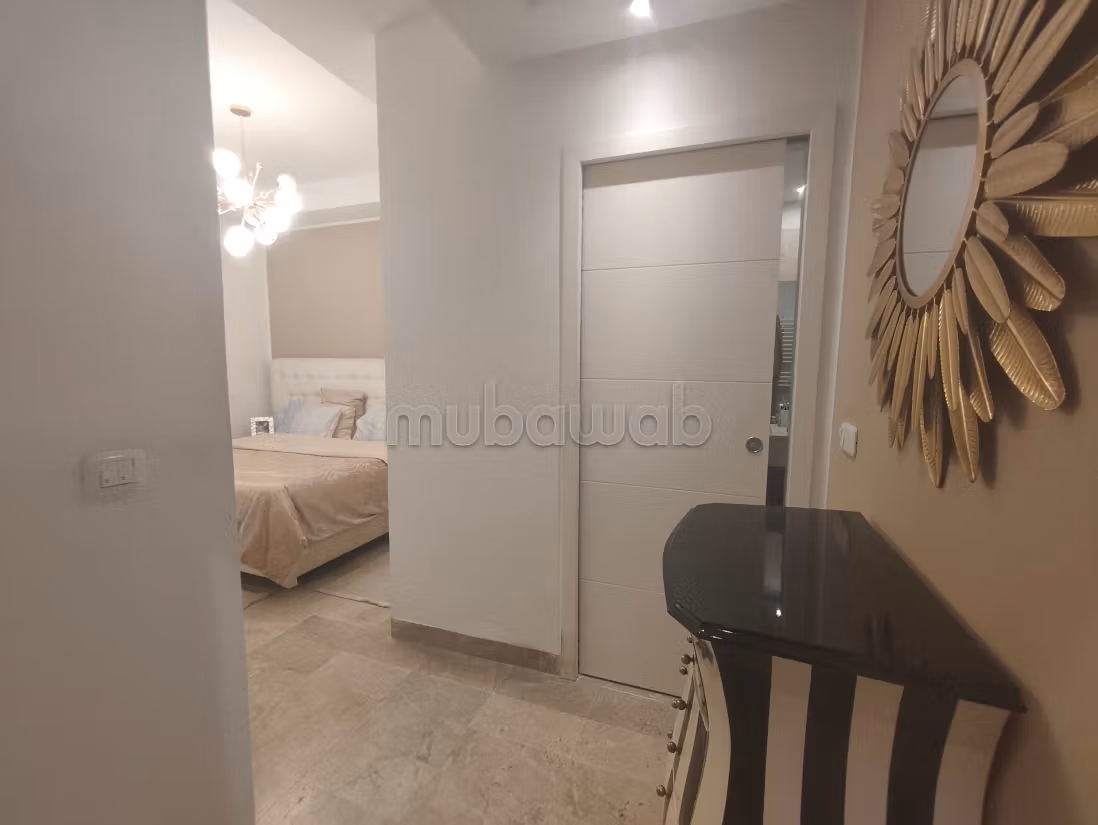 Bellissimo appartamento in affitto a Les Berges Du Lac 2. Superficie 130 m². Arredato