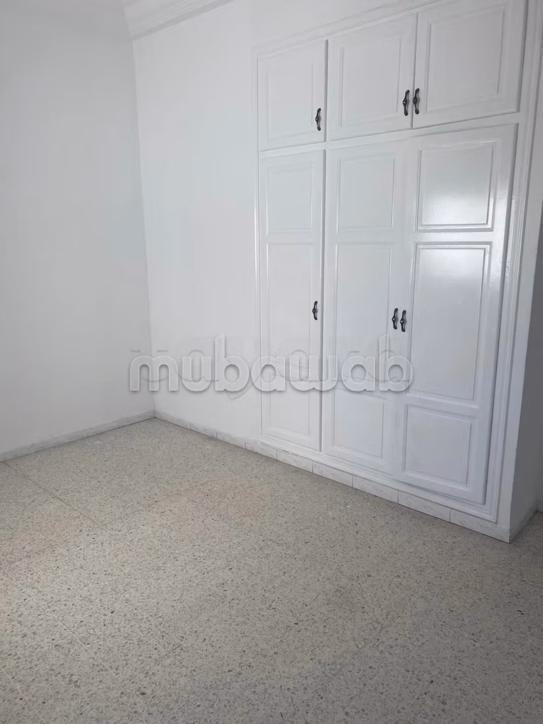 A louer apparemment s3 au 2 eme etage a Soukra