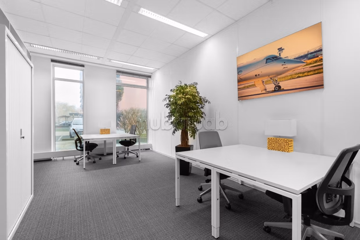 Bureau à louer pour 3 à Tunis, Av. De La Monnaie