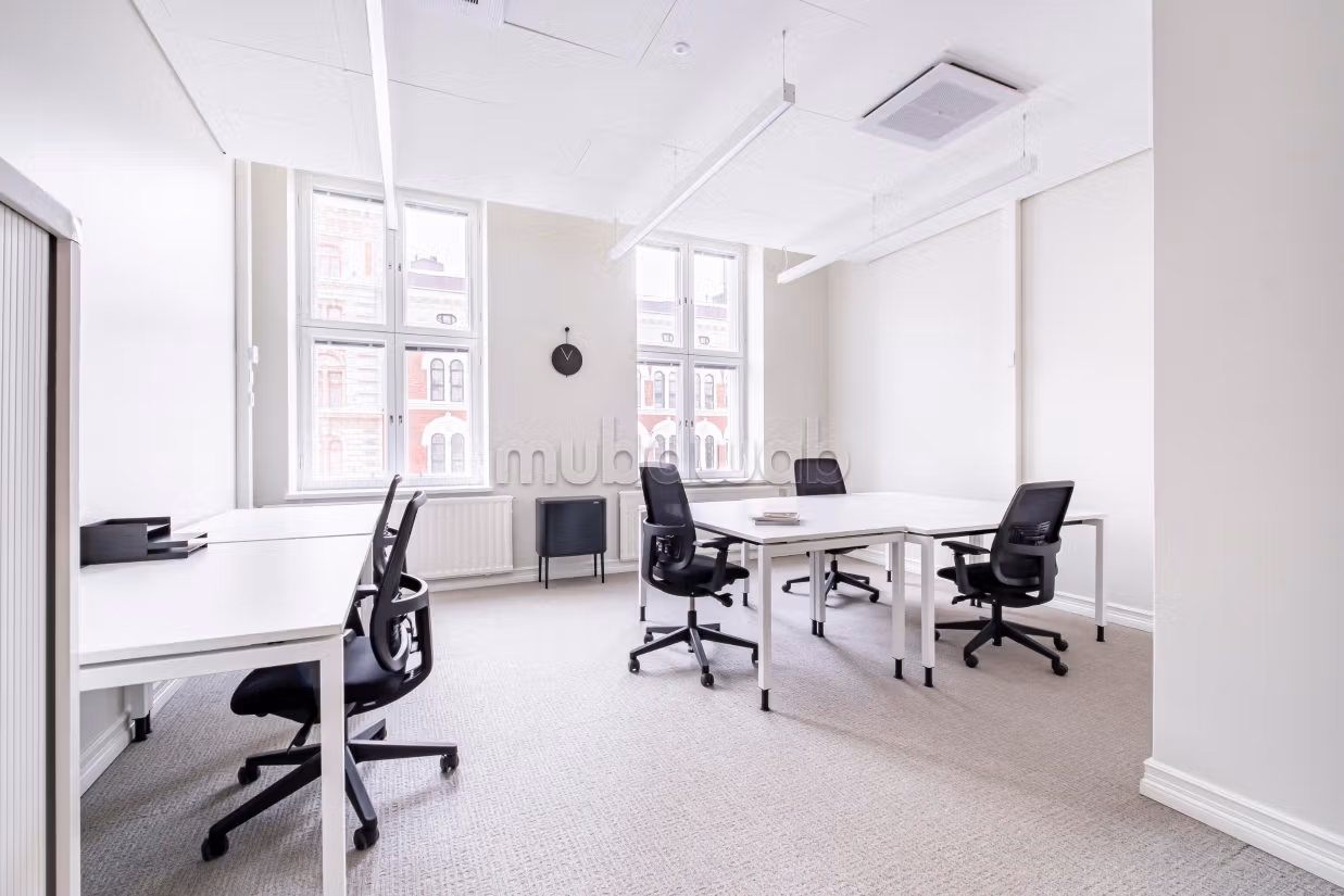 Bureau à louer pour 5 à Tunis, Av. De La Monnaie