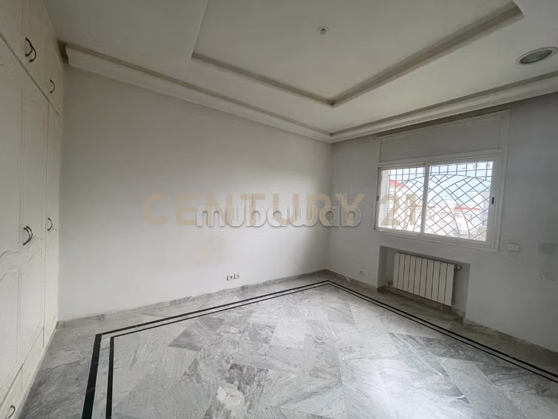 À Vendre – Villa 500 m² à La Soukra