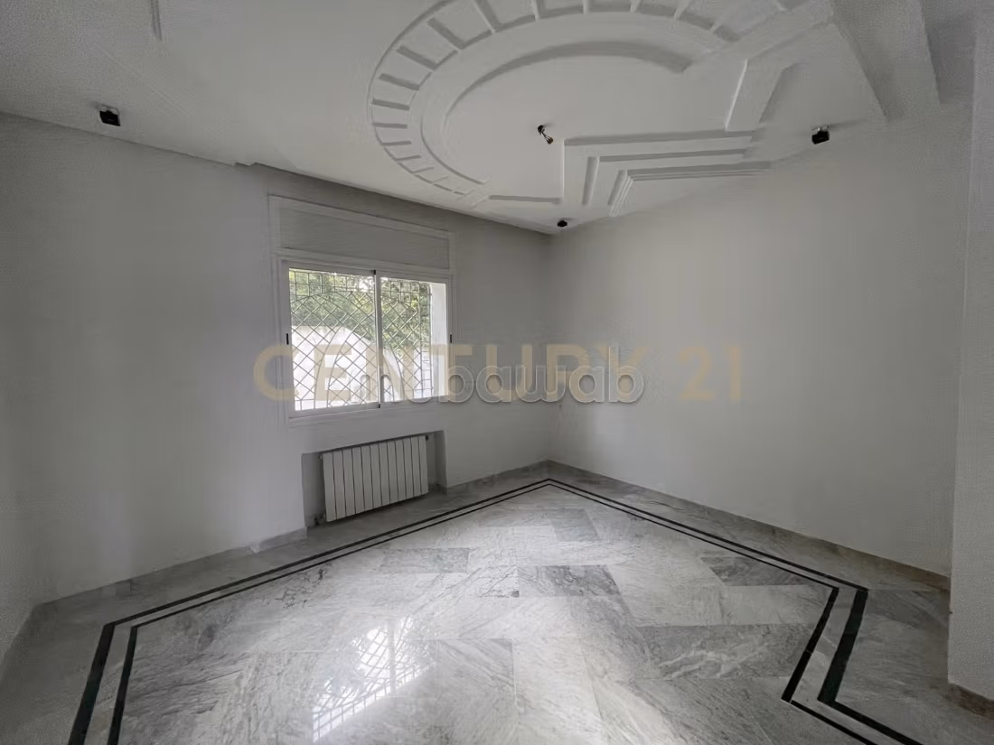 À Vendre – Villa 500 m² à La Soukra