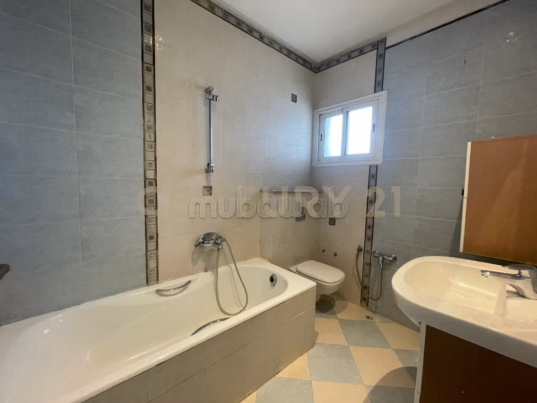 À Vendre – Villa 500 m² à La Soukra