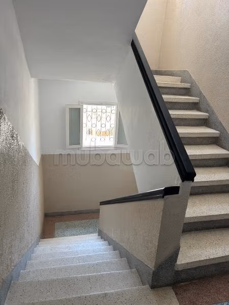 Huizen om te kopen. Totale oppervlakte 140 m². Volledig uitgeruste keuken. 