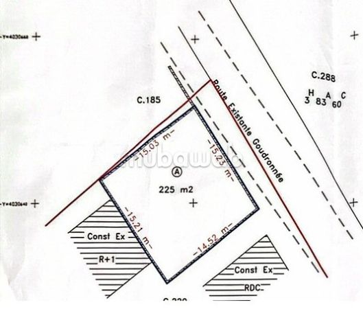 A vendre: Terrain avec accès facile à l'autoroute