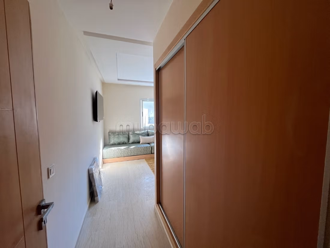 Affitto di un bellissimo appartamento a Du Golf. 4 ampi locali. ammobiliato. 