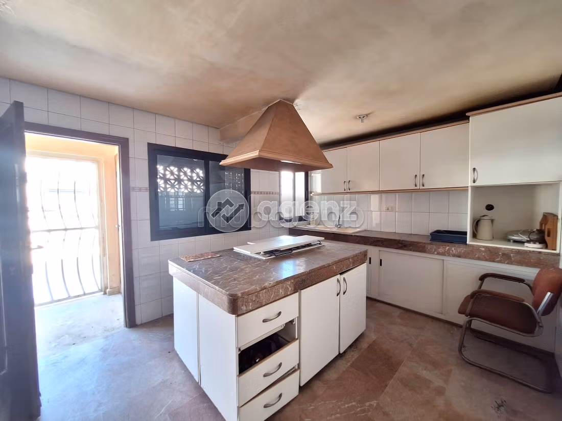 Appartement à vendre 230 m², 4 chambres Les Hôpitaux Casablanca — 3