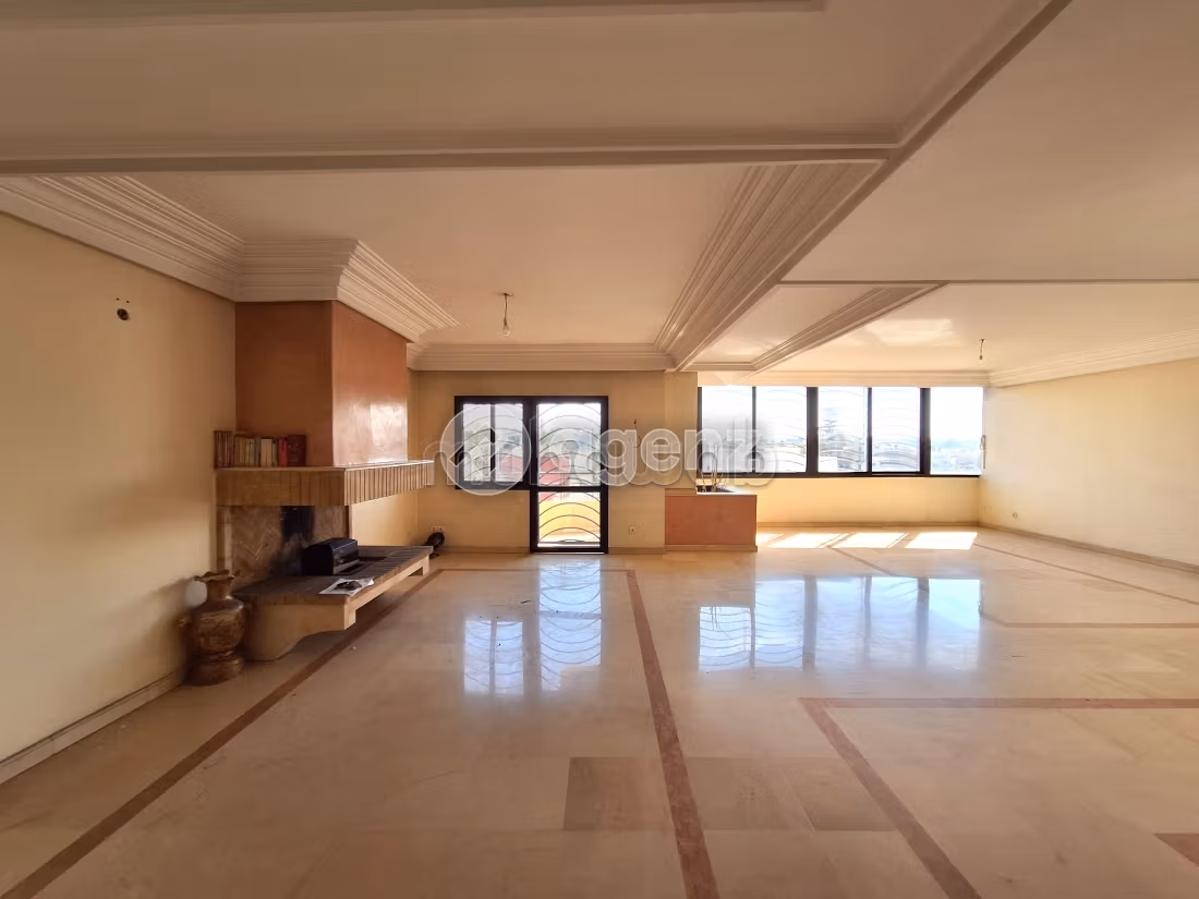 Appartement 230 m² à Les Hôpitaux — 10