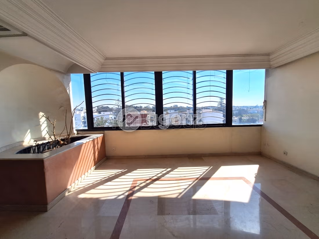Appartement 230 m² à Les Hôpitaux — 13