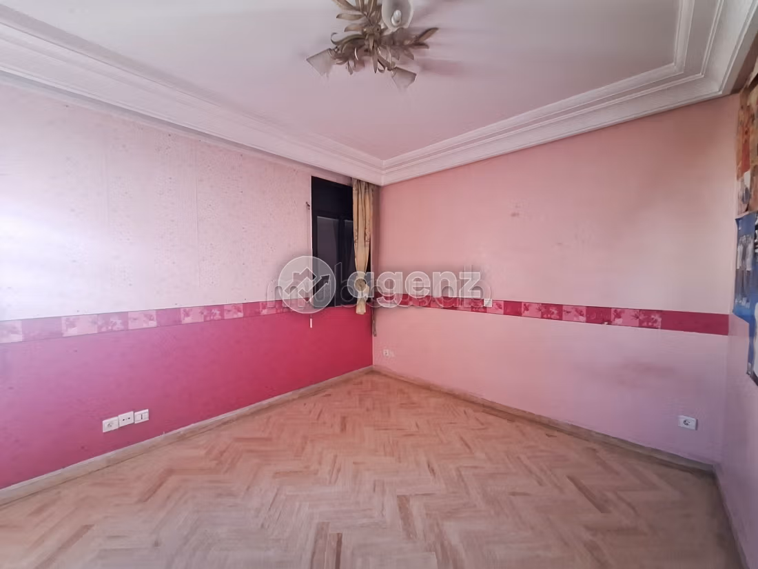 Appartement 230 m² à Les Hôpitaux — 19