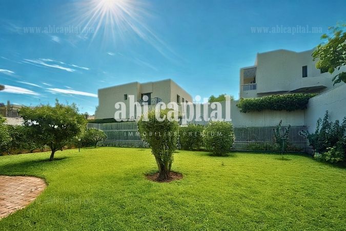 Villa à rénover en vente à Hay Riad – 741 m² terrain, vocation bureau / habitation