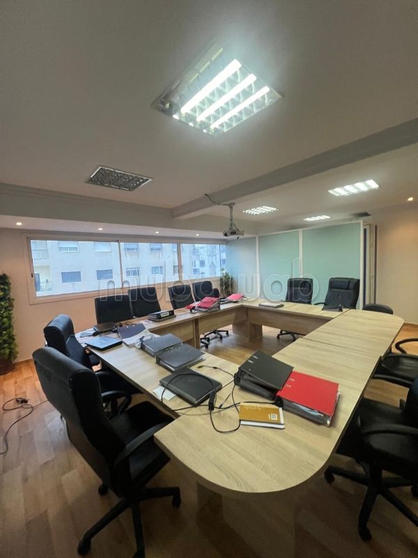 Offices for rent in Agdal. Large area 65 m². Secured 24/7. 