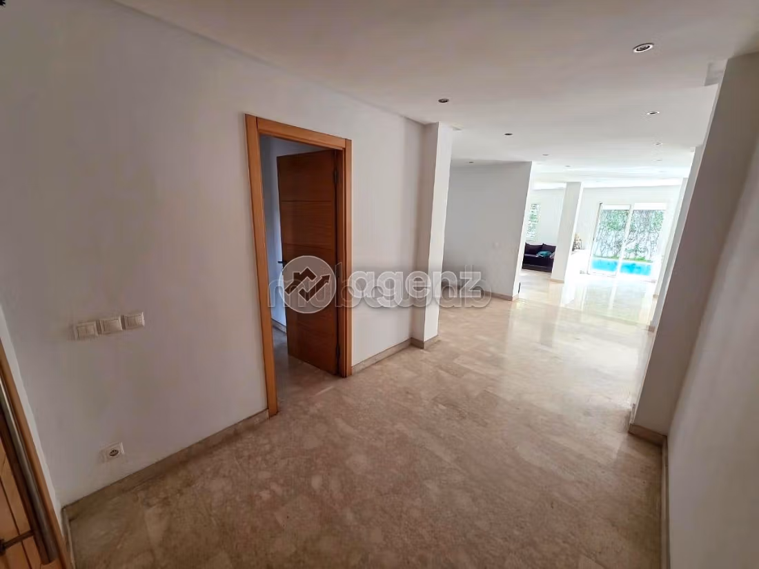 Villa en venta 595 m², 4 dormitorios California Casablanca