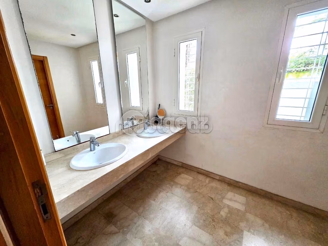 Villa en venta 595 m², 4 dormitorios California Casablanca