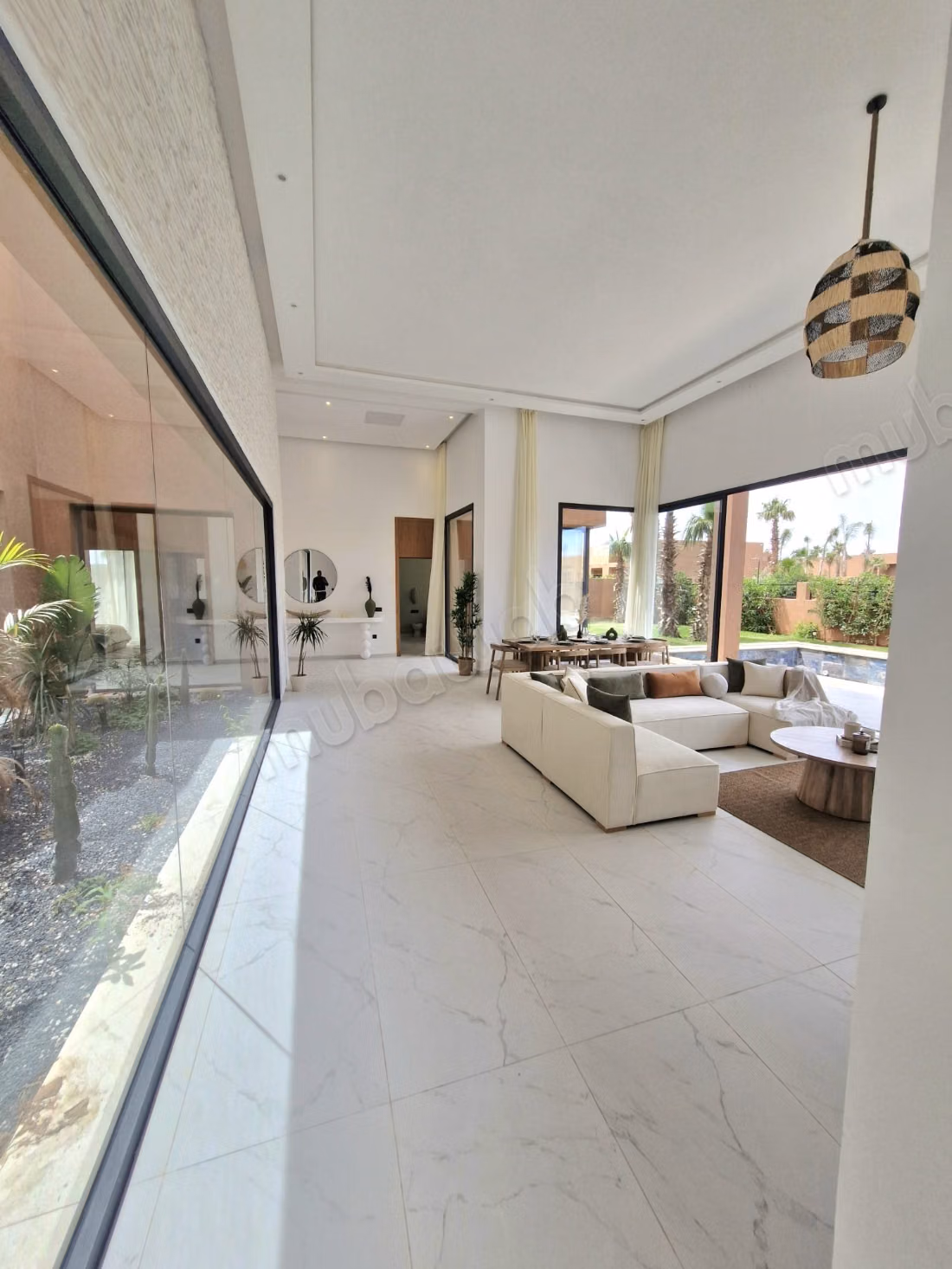 Villa de luxe à vendre à Route Amizmiz. 4 belles chambres. Bien meublé