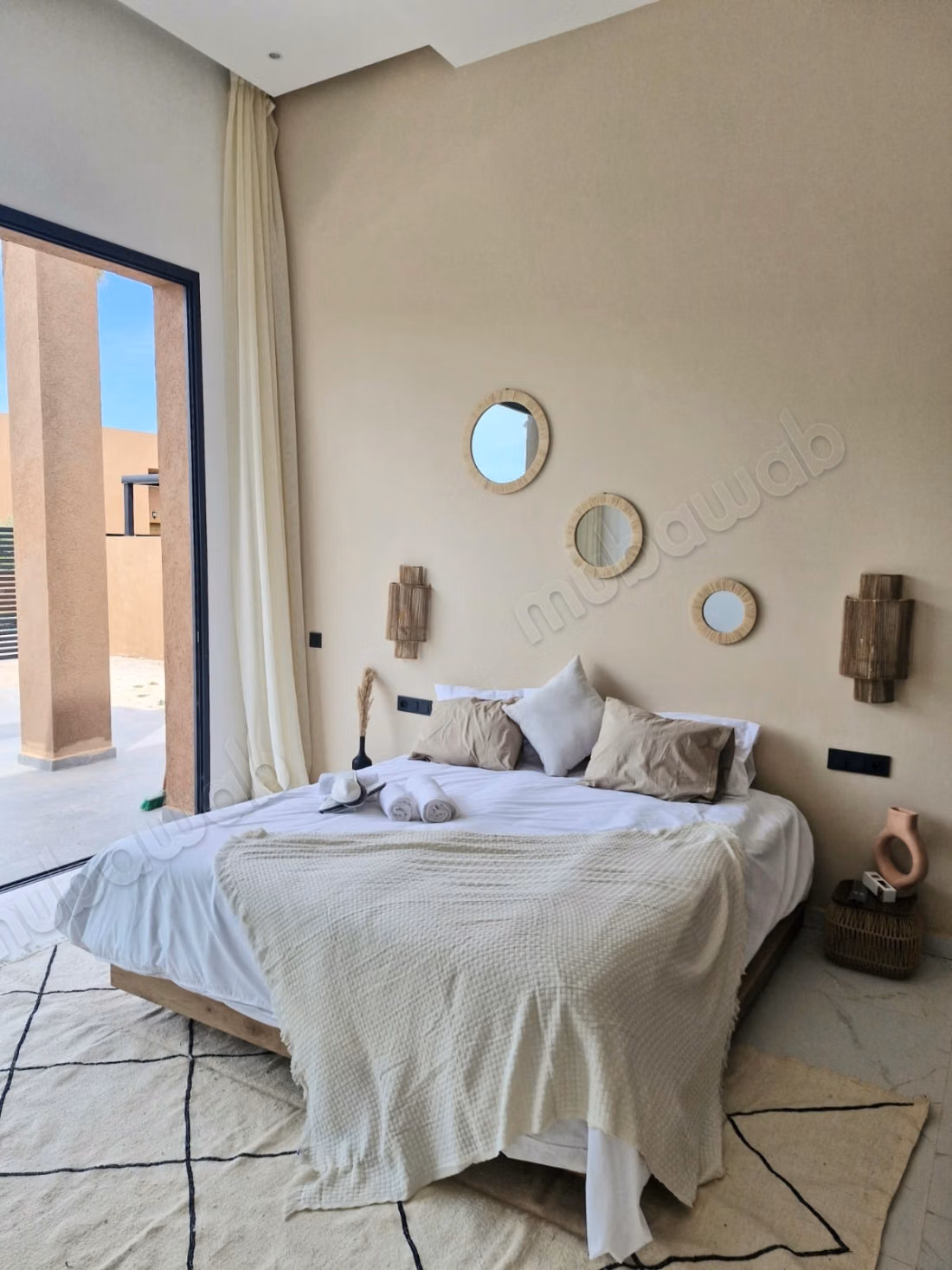 Villa de luxe à vendre à Route Amizmiz. 4 belles chambres. Bien meublé