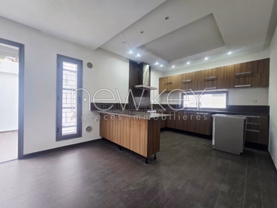 For rent an apartment in s3 with a sea view