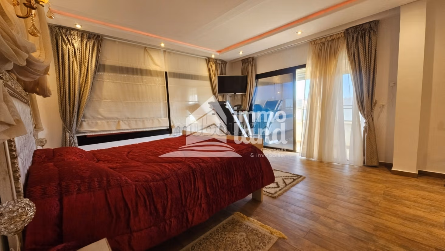 فيلا بمساحة 500 متر مربع مع مسبح في المرسى