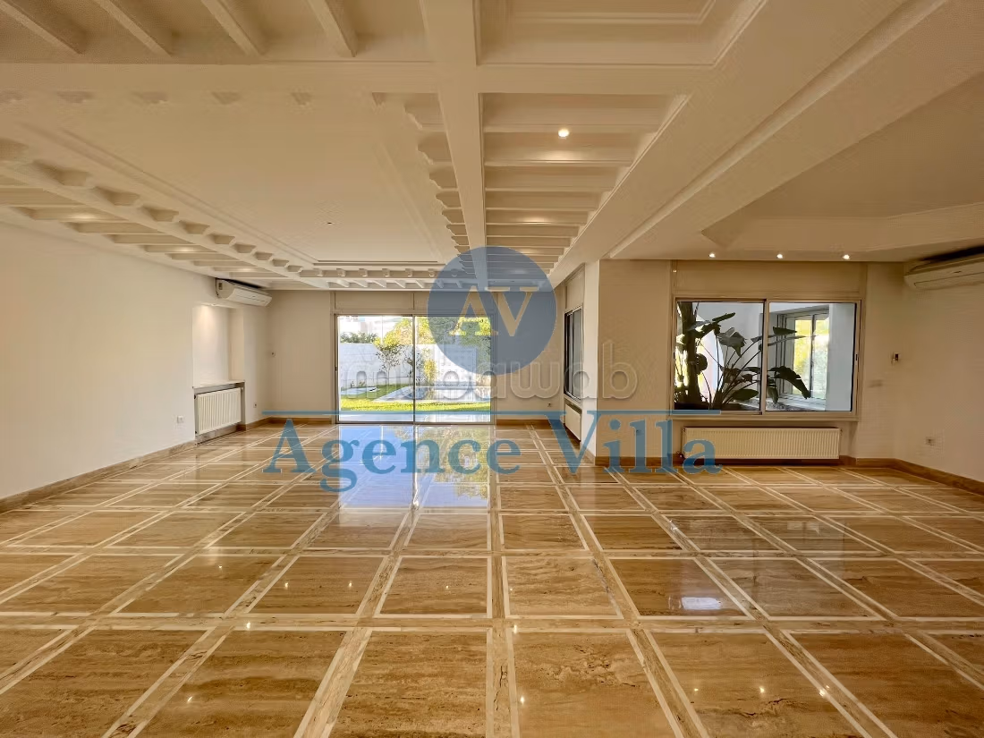 Villa s4 con piscina al lago2