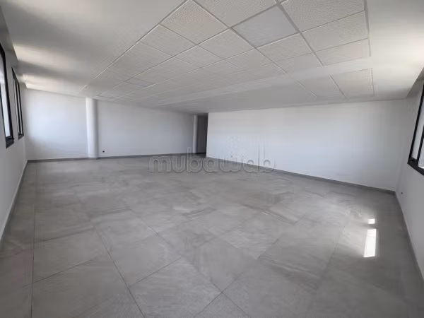 Bureau Prime Neuf 237 M² En Location Sur CFC
