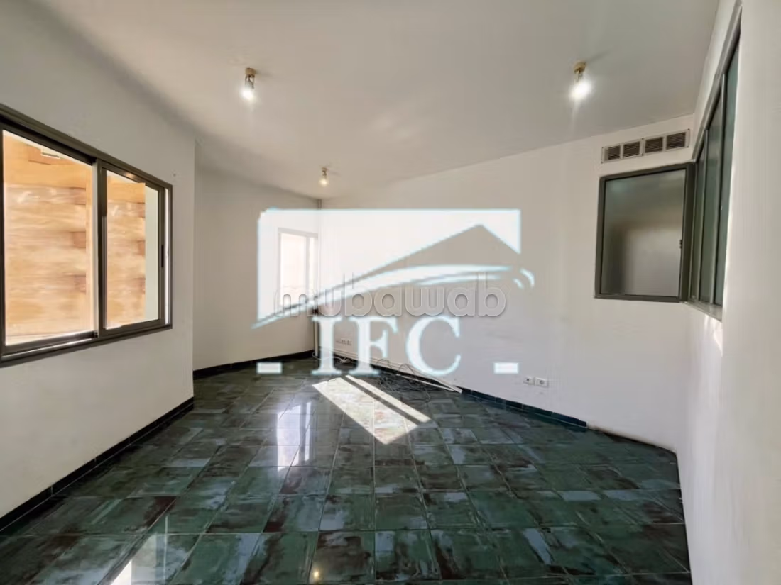 Bureau en 5 espaces 130m² Montplaisir IFCM231