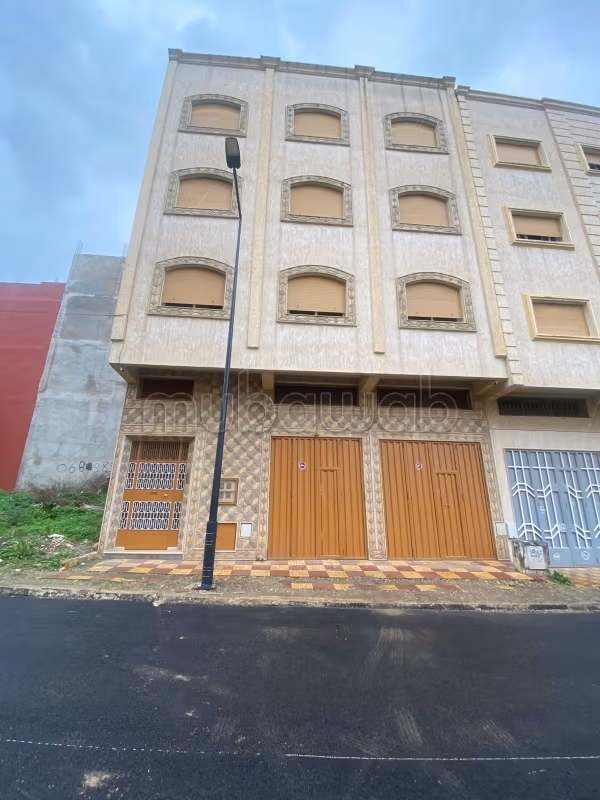 Maison R3 à vendre 
Bayt Sahafa 
Vue Grand Stade