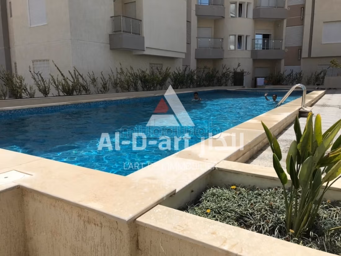An S0 apartment in a residence with pool