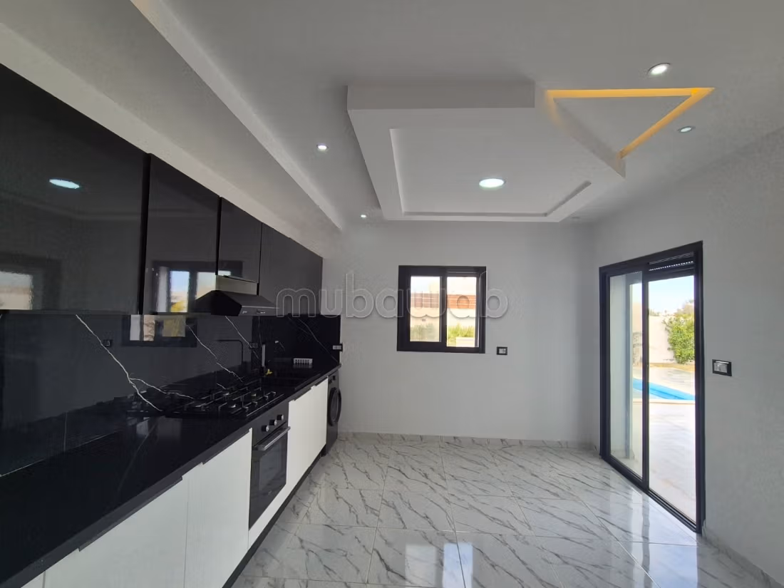 Fabulous villa for rent in Zone touristique. 2 rooms. Ample storage space