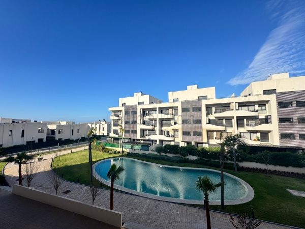 Apartamento moderno, nuevo, 3 habitaciones, residencia con piscina y gimnasio